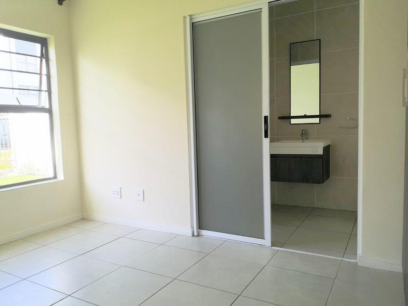 To Let 3 Bedroom Property for Rent in Sandown Western Cape